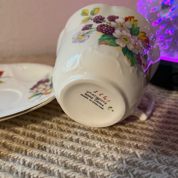 Heathcote Elegant Floral Teacup and Saucer Set - White made in England - Picture 2 of 6